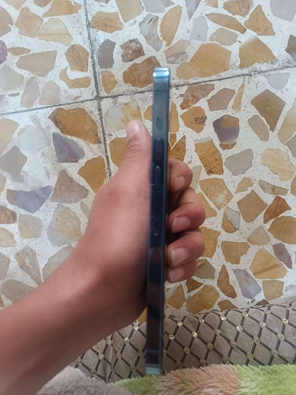 ايفون ١٣برو ماكس ذاكرة ٢٥٦تك  سم نضيف كلش مبدل شاشه ثلاثً خيارات يرهم مراوس ويا الفرق رقم ***********
