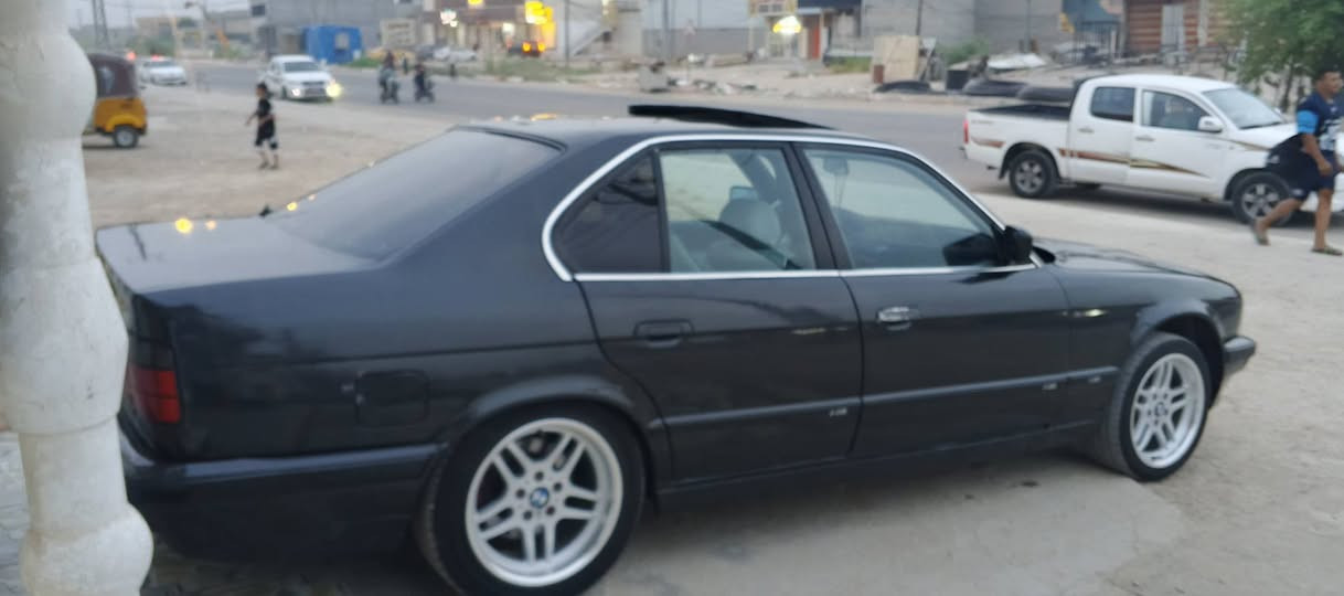 سلام عليكم بيئم مديل 88 رقم بغداد سنويه جديده تحويل مباشر سياره مال جناي حلوه كير محرك جدد صدر خلفي امامي جديد ويل M مكينه مفتوح حجم 20 سياره جاهزه نقص تبريد السعر 40 مكاني ديالى بعقوبه ***********
