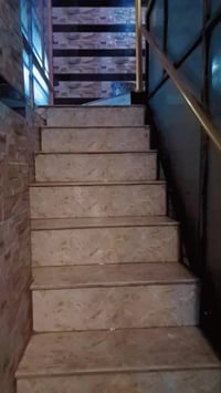 بيت طابق ثاني للايجار  يتكون من غرفة وحمام وصالة وحولي ومطبخ  درج خارج...