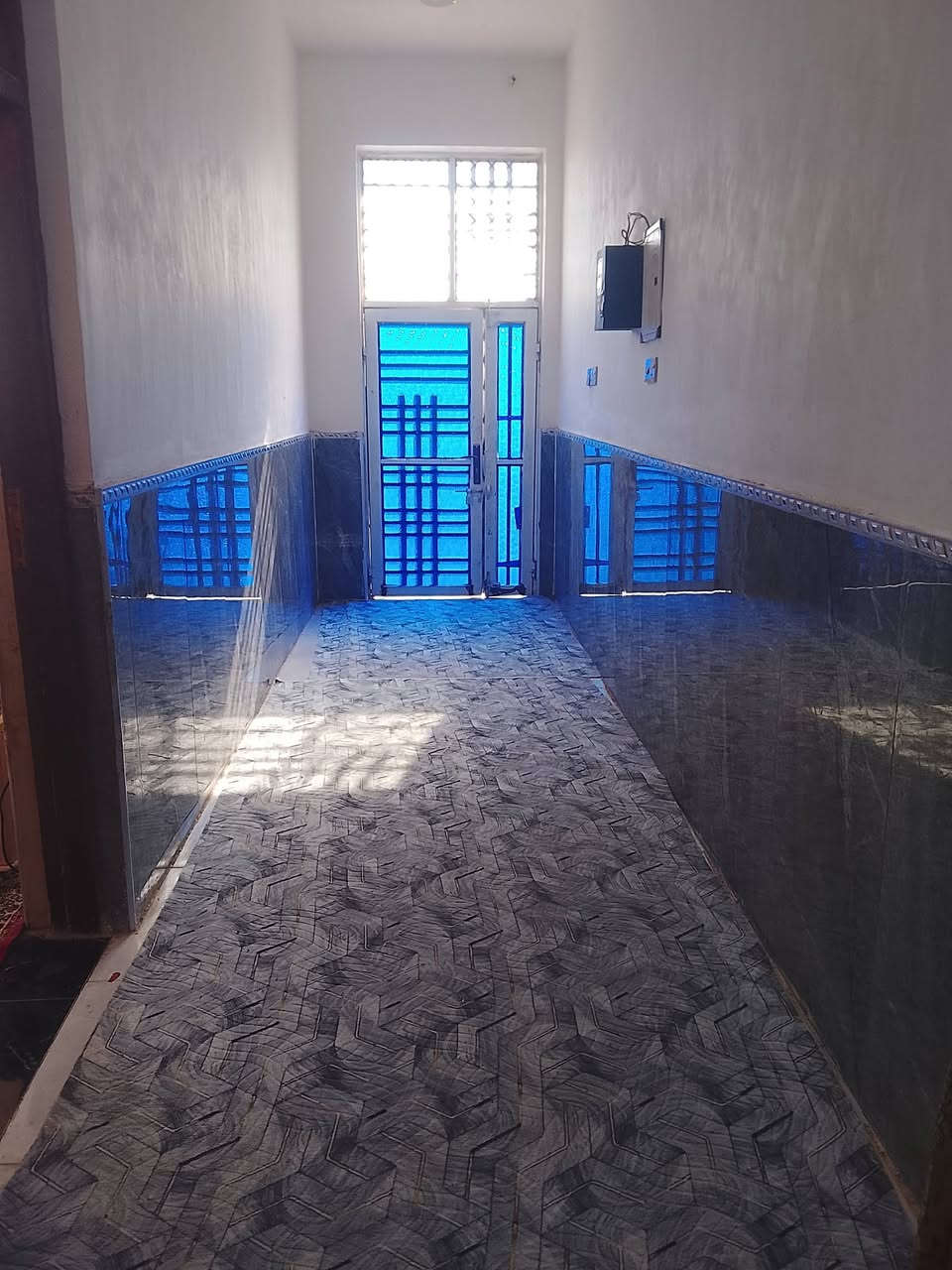 سلام عليكم
بيت زراعي داخل بطابو ذاك صوب حي السلام مساحه 800
باقي تفاصيل تصال 
***********

