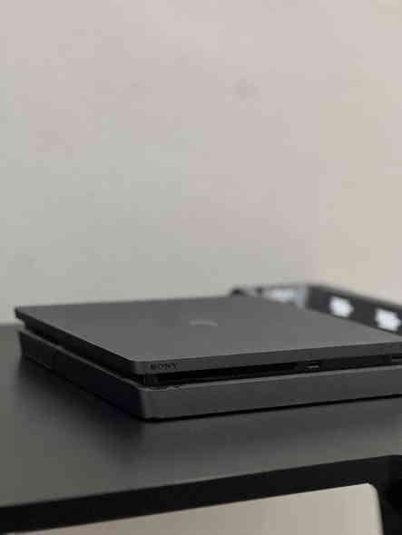 سلام عليكم 
بلي 4 سلم نص تيره ( 500 )
كامل ل ملحقات لبلي ممستخدم على كد اسبوع بعده بل كارتونه
مكاني بغداد البنوك
السعر 250
***********
