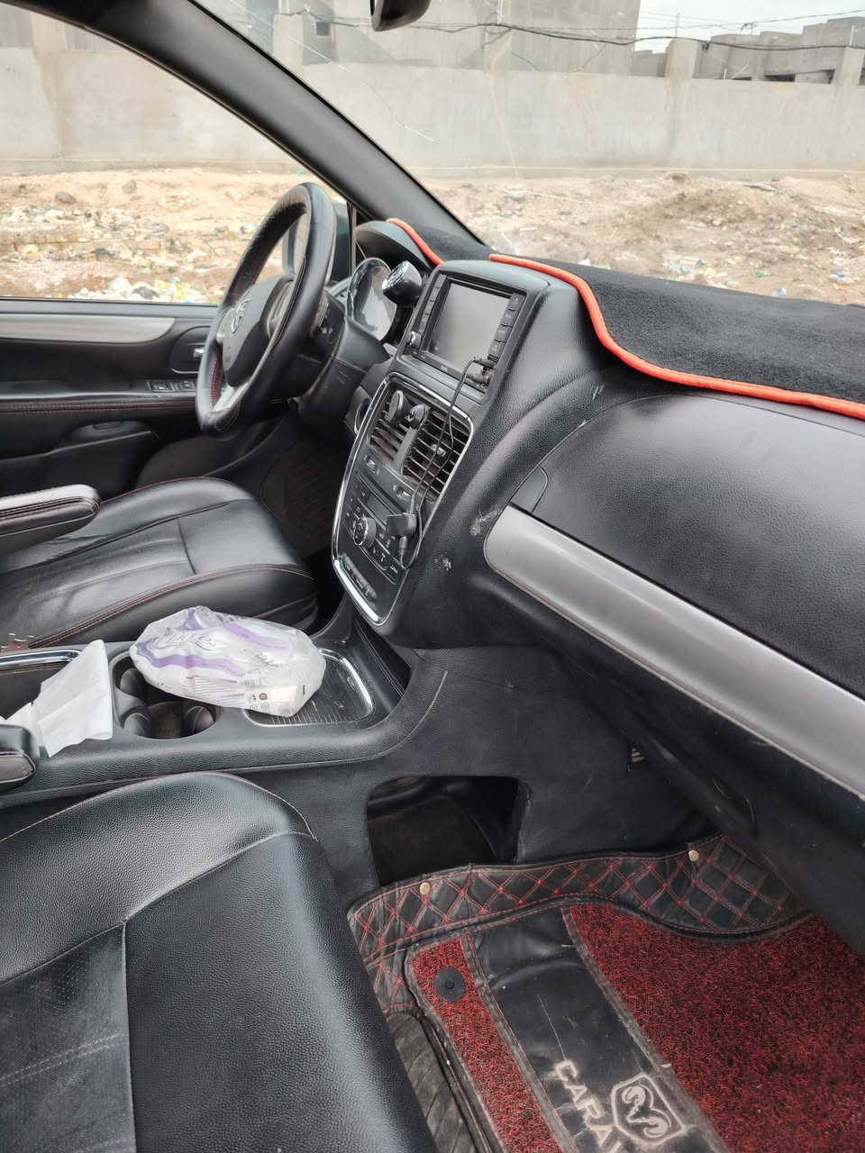 دوج كرفان ٢٠١٩ بغداد الحادث تبديل جاملغ أمامي عكس السائق والبنيد جي تي المواصفات معروفه كلها كهرباء فرس سقفي وارضى ثلاث قطع تبريد السعر ١٧٠ ورقة او مراوس مع باسفيكا حديث للاستفسار ***********
