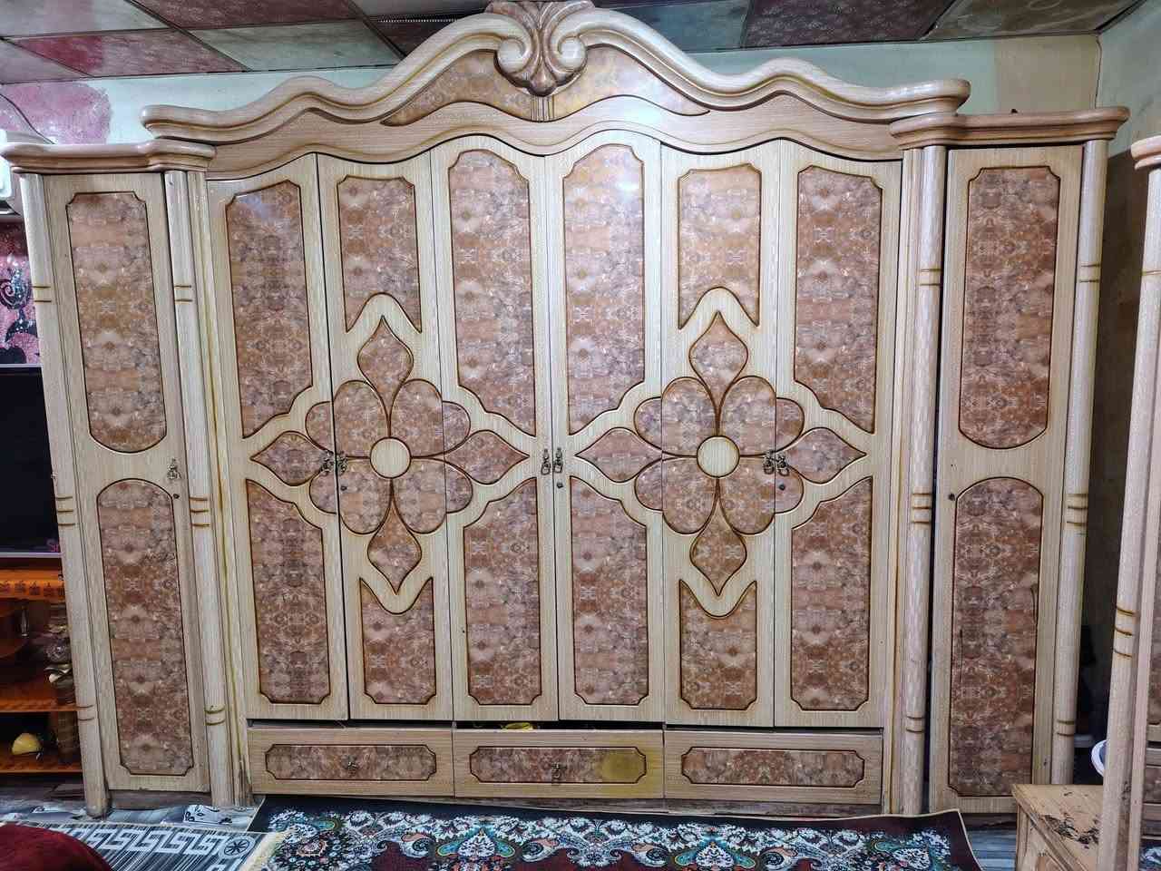 غرفه  مستعمله للبيع السعر ٢٠٠ العنوان البصره الزبير رقم التليفون ***********
