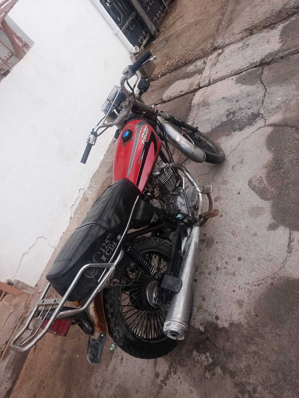 للبيع دراجه نامي برو  سعر 250 بي مجال منفيس موجود
***********
