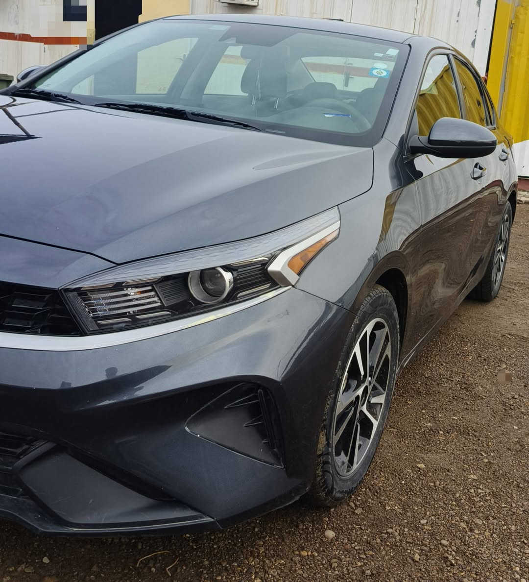 كيا فورتي  2023
 رقم بغداد بأسمي وارد امريكي 
ضررها خلفي بسيط بدون دواخل صبغ فقط قطعتين جاملغ خلفي ايسر ونص الباب الخلفي الايسر
بجم كبس شرط / بــدون ايربااك  
ماشيه ٤٥ ميل فقط 
مواصفاات السياره   
شاشه حجم كبير  + كامره دواره 
رادار امامي اوتو بريك 
نضام تحديد مسار للسياقه الالكترونيه شاشه ذكيه حساس خلفي 
تحكم استيرن كل الجهات    
مانع انزلاق + كروز سرعة 
محرك 2000 دووش مامفتوح كير حداديه تخم تاير كفاله ويل كب داخل مخمل أسود
دخول جديد للعراق ورقمتها اني 
السعر 153 $
مكان السياره بغداد الزعفرانيه
‏‪0774 029 6960‬‏
