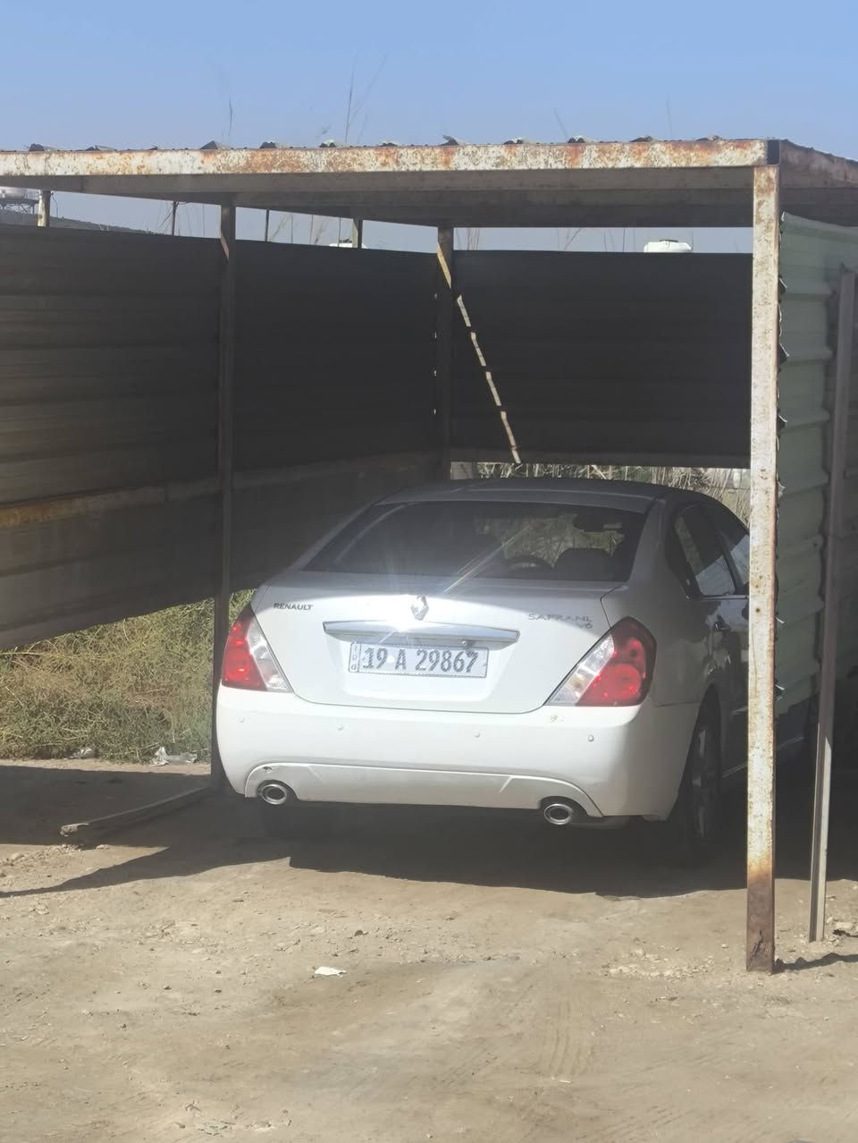 لبيع – رينو سافران 2010
محرك V6 ستة سلندر 🔥
🔹 فول فول مواصفات
🔹 رقم كربلاء إنكليزي
🔹 الموقع: الحلة المركز
🔹 السيارة باسمي
🔹 سنوية ما ساقطة
✅ محرك وكير تمام
✅ حدادية نص ونص
✅ مكفولة كفالة من الضربة
✅ كاملة ما بيها أي مشكلة كهربائيات
✅ فول لوز 👌
✅ أحلى من الصور على الطبيعة
🔸 ملاحظات للشفافية:
بيها صبغ بالباب جهة السايق (شبر تقريباً)
الجاملغ الخلفي لا مفتوح ولا مبدل، فقط يحتاج صبغ
السيارة نظيفة جداً وتستحق المعاينة
السعر ٩٥ وبيه مجال بسيط 
متواجد ع الفيس


**إذا كنت صاحب هذا الإعلان وتريد حذفه لأي سبب، رجاءا أرسل رسالة إلى الدعم الفني**