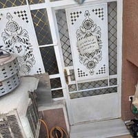 بيت 50 متر الايجار 3 غرف نوم وخدمات طابقين منطقة الشعب بظهر سوك شلال ق...