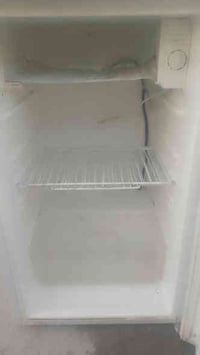 ثلاجه صغيره • جديده • الرفاعي