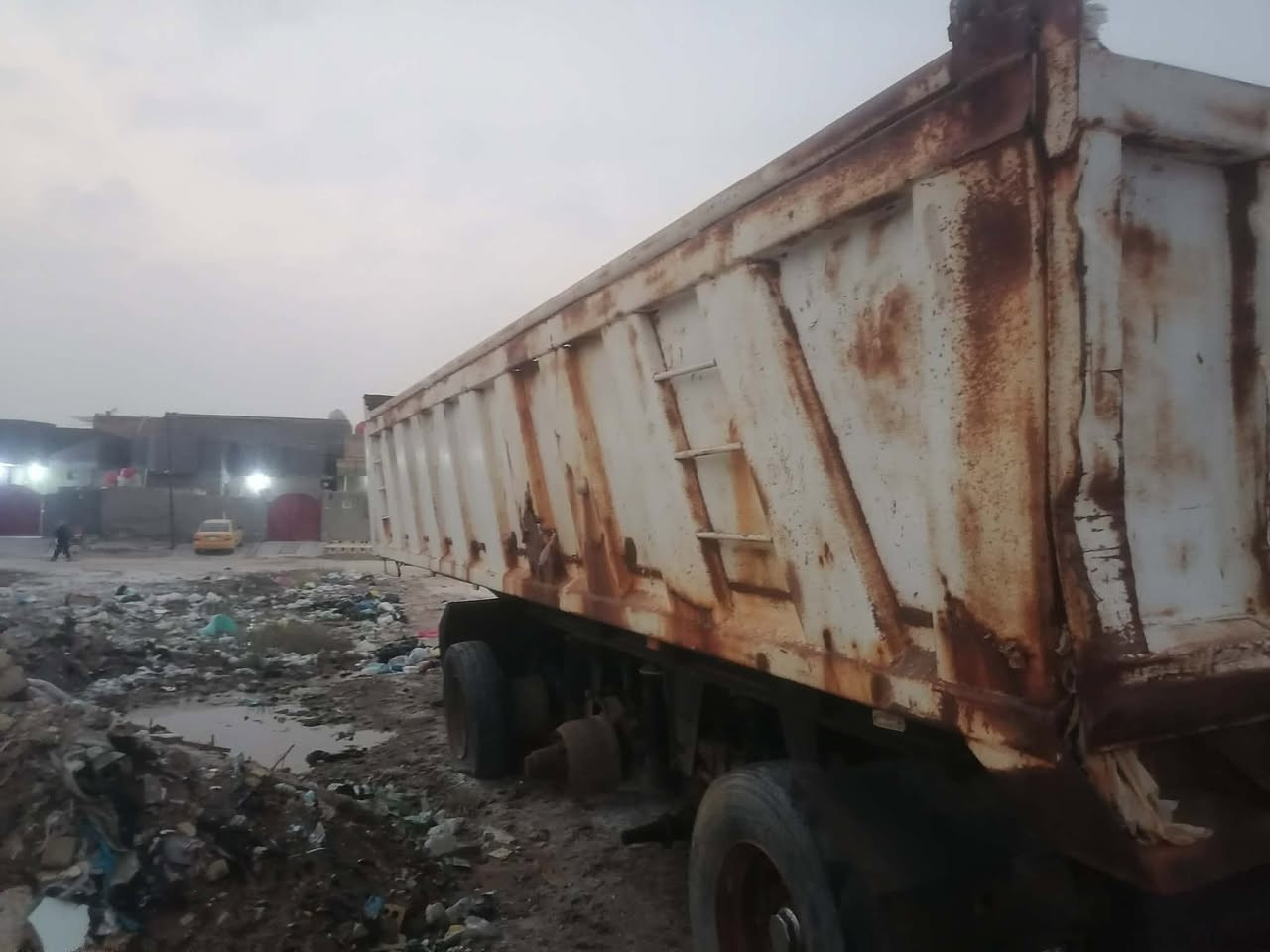 سلام عليكم لبيع عربانه ماموت عمل 4 دناكير 16 ذرعته 33 م  المكان السماوة السعر دفتر وبيه مجال بدون تايرات
‭0780 058 0582‬
