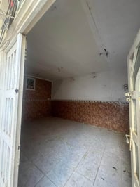 شارع عكد الذهب • ١ غرفة • مي وكهرباء