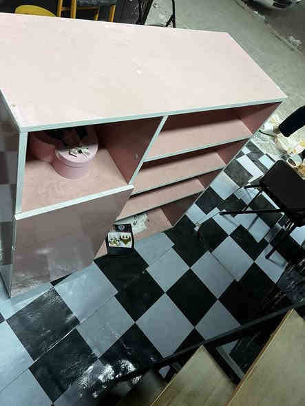 ميز جام خان تصميم جدا حلو قبل اسبوعين اخذته سعر 130 مكان بغداد البياع الشرطة الرابعة هـ ***********
