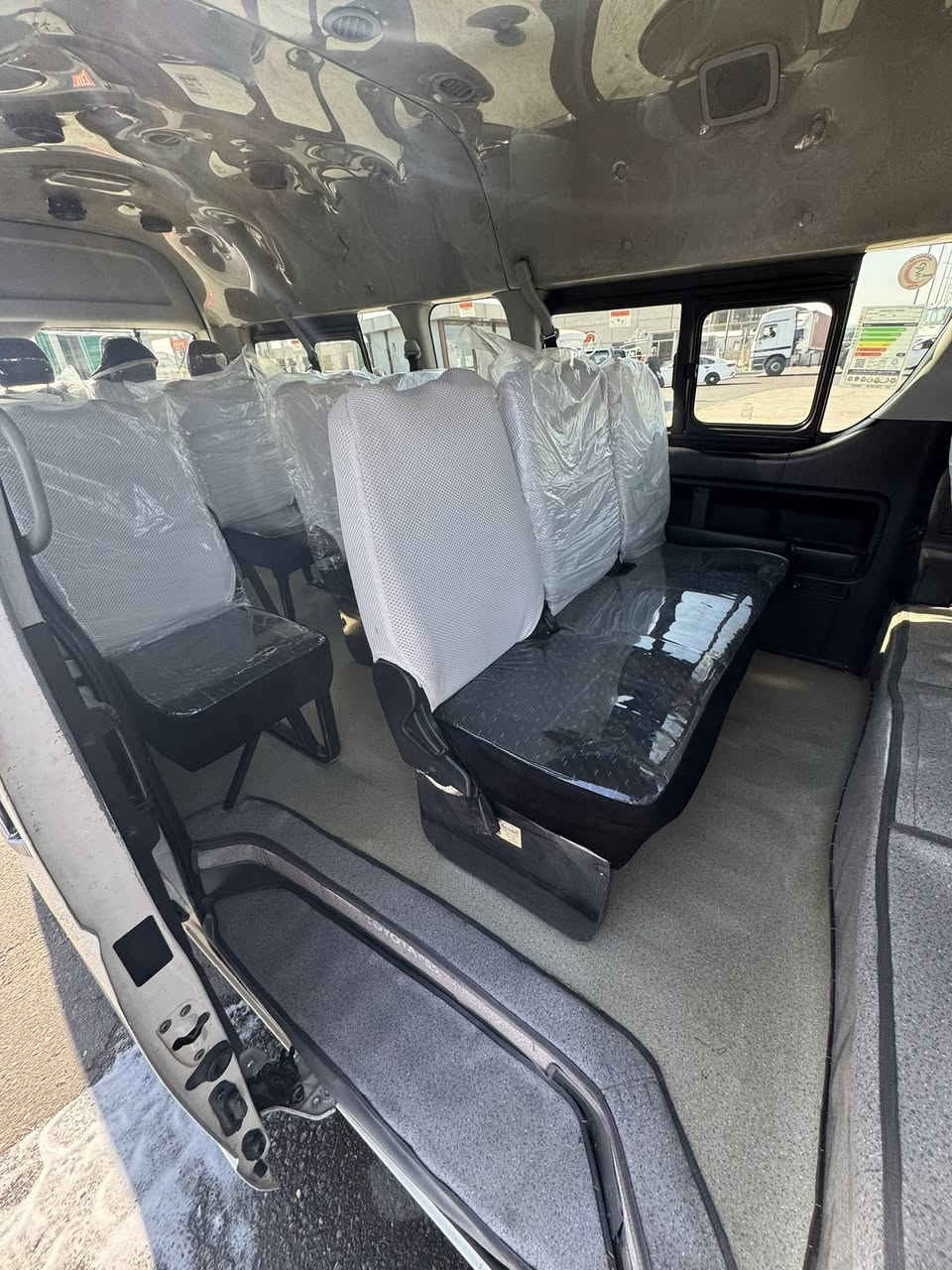 السلام عليكم هايسة 2014 سيارة جديدة  وكلشي موضح بالفيديو
كير ومكينةً وأكسل مكفولات

***********
