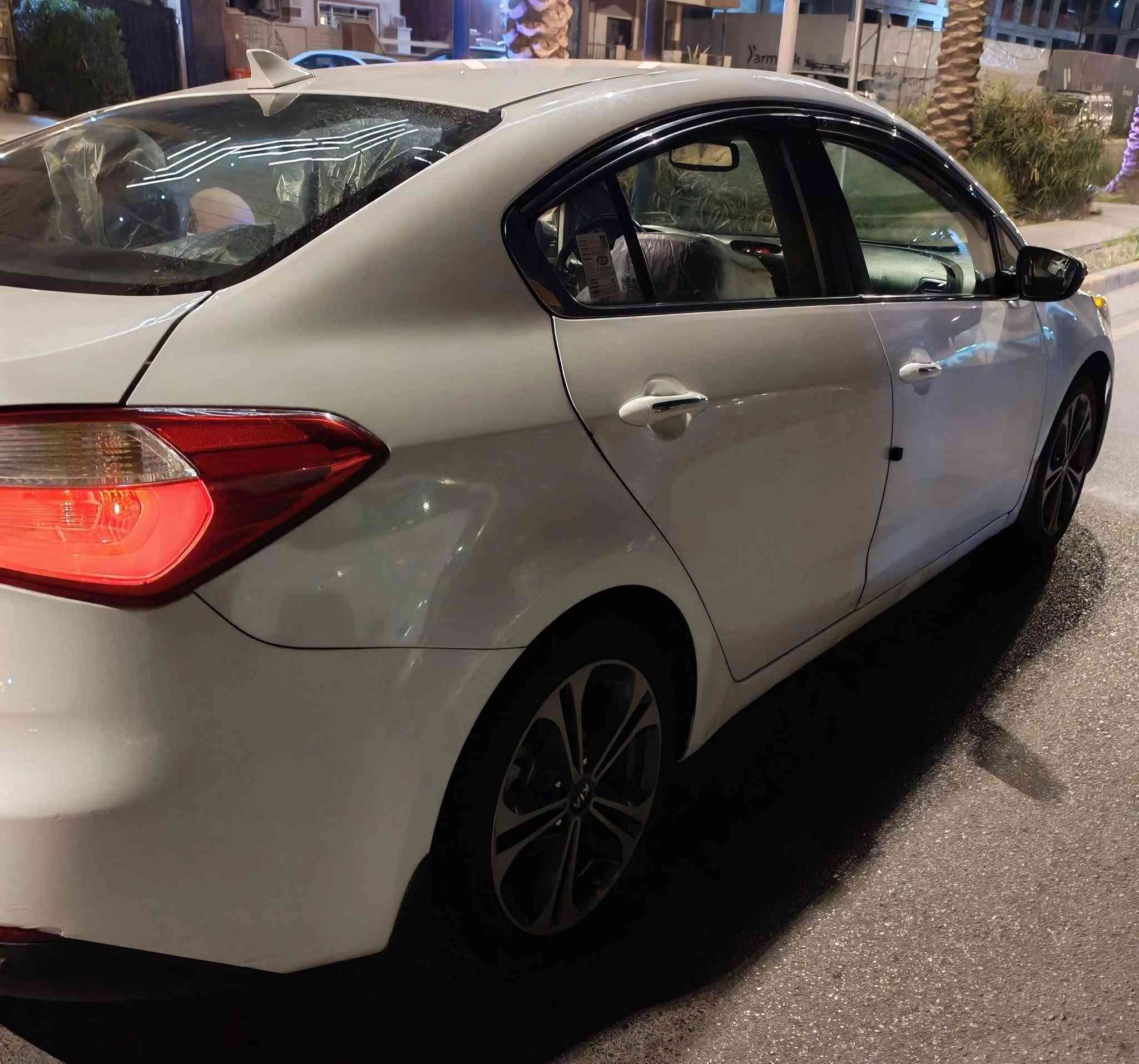 السلام عليكم
كيا فورتي 2016 وارد أمريكي حادثها جاملغ وبنيد 
محرك 2000gdi
كير و ومحرك وتبريد بحاله جيده جدا
شرط لا تنقيص ولا تبخير وعل فحص 
استخدام شخصي السياره بأسمي
فول عدا البصمه فقط 
فتحه
مري شفط
اشاير بل مري
تبريد قطعتين
تحكم ستيرن جهتين 
تخم تاير جديده
السياره جاهزه من كلشي ادامه كامله تبديل دهن اصلي كهربائيات كلها شغاله مناقصها أي شي
السعر 120وبيها مجال بسيط
المكان بغداد 
للأستفسار اتصل
***********
متواجد واتساب
