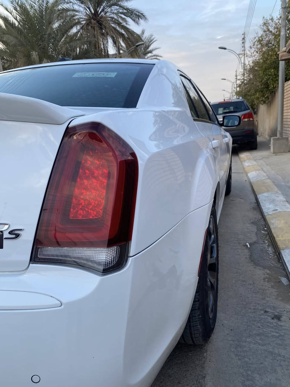 السلام عليكم

اوباما 2022 خليجي S هارلم 

فول مواصفات لل اخير السياره s 

رادار امامي + حساس امامي خلفي 

برده خلفيه 

السياره ع ايد وحده متلاكي هيج نضافه جديده بمعنى الكلام كله ع وضع الشركه السياره ماشيه 29 الف 

هزه وسنويه كله جديد بسمي التحويل ثاني يوم 

مكان السياره الانبار الفلوجه 

السعر 370 $وبيه مجال ابيعلك بسعر الشمال والي متعجبه يلاكي احسن منه 

لل استفسار الاتصال 

***********

***********
