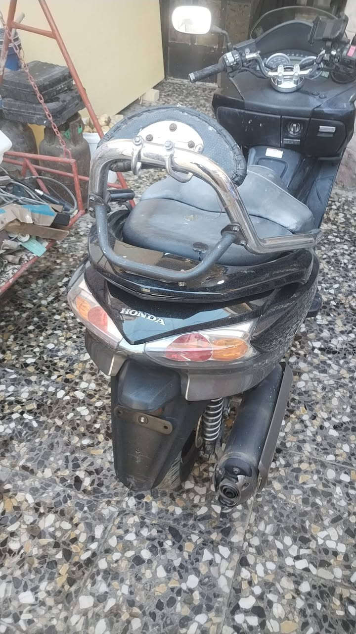 السلام عليكم
اخوان دراجه فورزه كفاله عامه مامفتوح بيها برغي دراجه معدل 7 تحويلات مكينه مكفوله جاهزه ماملعوب بيها مكاني بغداد الدوره ***********
