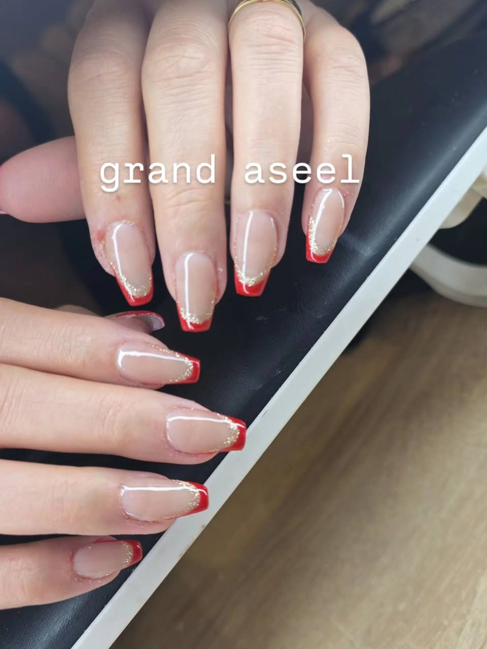 "مو بس أظافر… هذا فن 🔥"
"الدلع يبدأ من أظافرك 😍"
حجز المواعيد دايركت 📩
لا تفوتين جمال أظافرك ويانا 💖
شنو رأيج بالنتيجة؟ 👀"


**إذا كنت صاحب هذا الإعلان وتريد حذفه لأي سبب، رجاءا أرسل رسالة إلى الدعم الفني**