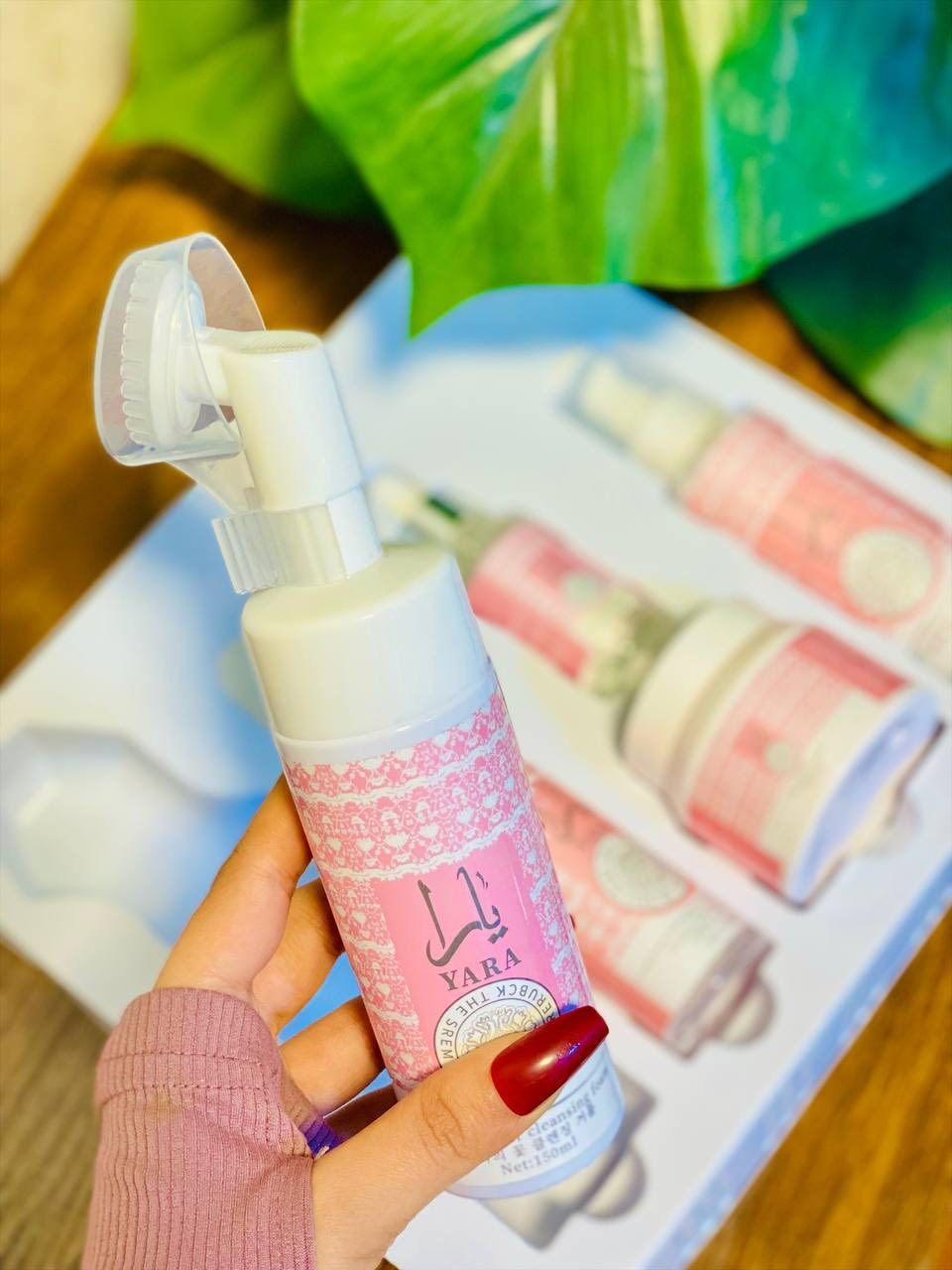 💗✨ مجموعة يارا للعناية الكاملة ✨💗
بكج متكون من غسول ✔️لوشن ✔️مرطب ✔️تونر ✔️سيروم 💖

دللي نفسك مع تشكيلة يارا الفاخرة بعبواتها الوردية الأنيقة، اللي تجمع بين الترطيب، النعومة، والرائحة اللي تدوم طول اليوم 🌸🌿

🛁 مميزات منتجات يارا:
✔ ترطيب عميق وفوري للبشرة
✔ روائح منعشة وأنثوية ساحرة
✔ مناسبة لجميع أنواع البشرة
✔ تركيبة طبيعية آمنة وخالية من المواد الضارة

💖 كل ما تحتاجينه لجمالك في طقم واحد! 💖
 
✨ لأن الجمال يبدأ من العناية بنفسك 🩷

سعر البكج15 الف


**إذا كنت صاحب هذا الإعلان وتريد حذفه لأي سبب، رجاءا أرسل رسالة إلى الدعم الفني**