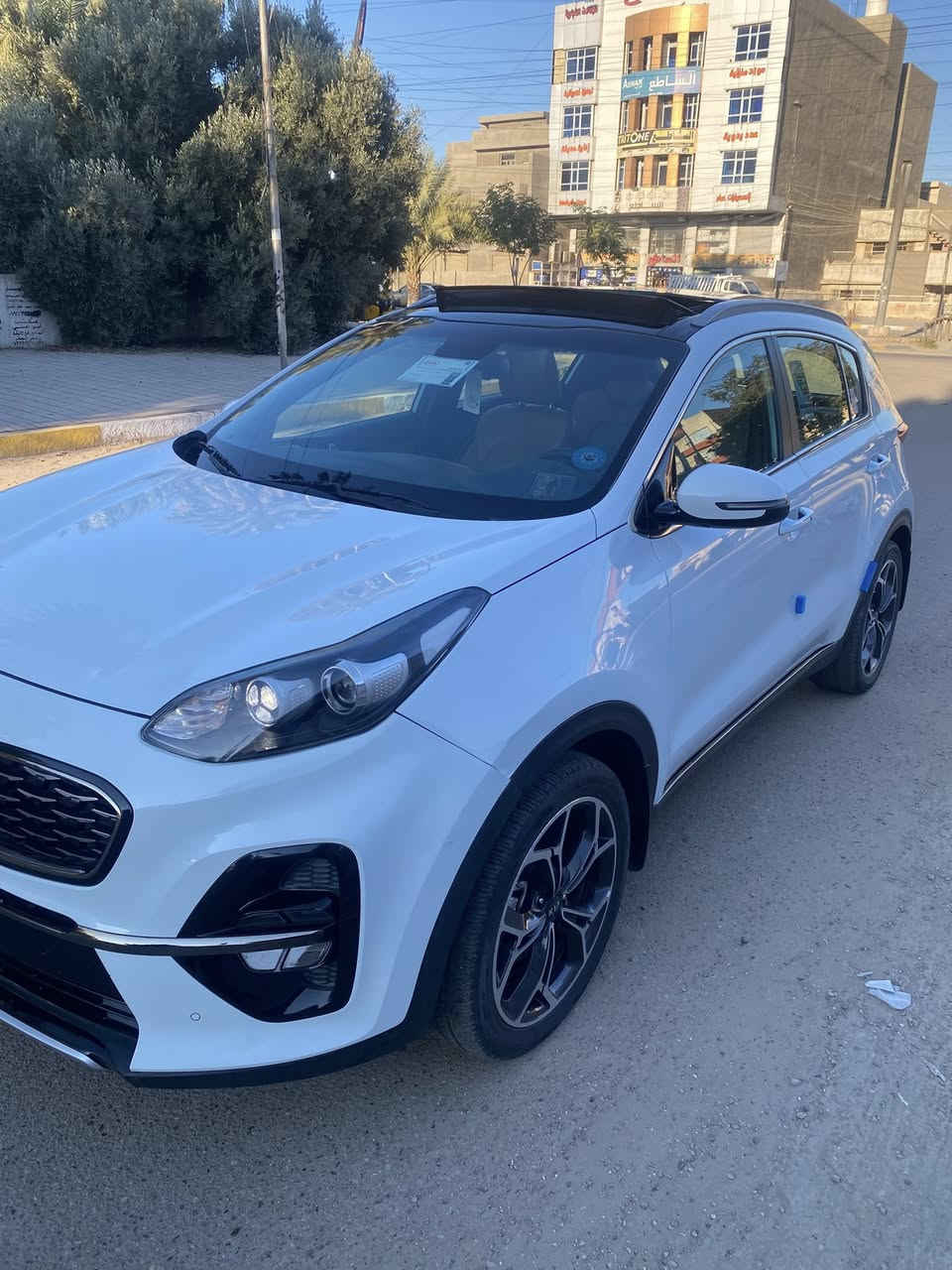 سبورتج 2020 جيتي لاين فول مواصفات 1/1 وكالة الدولية للبيع
السيارة تفاصيلها اخر صورتين بالمنشور
ماشية 46000 كم حقيقي وع الفحص وين ميعجبك
باسمي السيارة رقم جديد وهزة وسنوية جديدة لحد 2031
مواصفاتها جيتي لاين فول 1/1 ومعروفة مواصفاتها ميحتاج اذكرها

مكان السيارة بغداد
تليفون *********** بي واتساب

السعر 20700$ يعني 207 ورقة وبيها مجال  وماكو جيتي موديل 20 بهذا السعر بالسوك كلة
