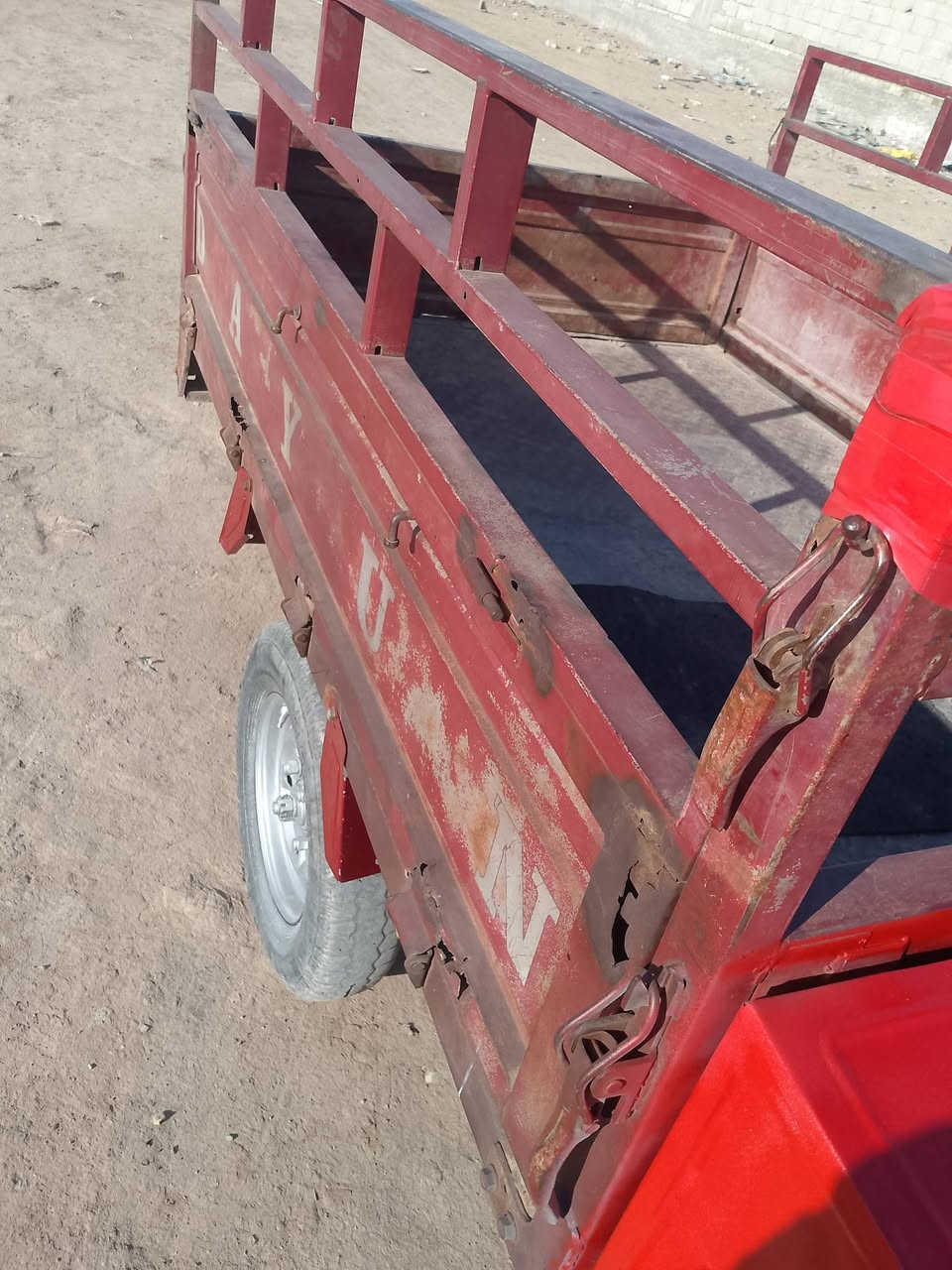 سلام عليكم ستوته دايوان مديل 15اوراق اصوليه مال شركه بلاديه شغالة سلف كهربائيات مكينه ناعمه خير من الله بغداد 
سعر 800
***********
