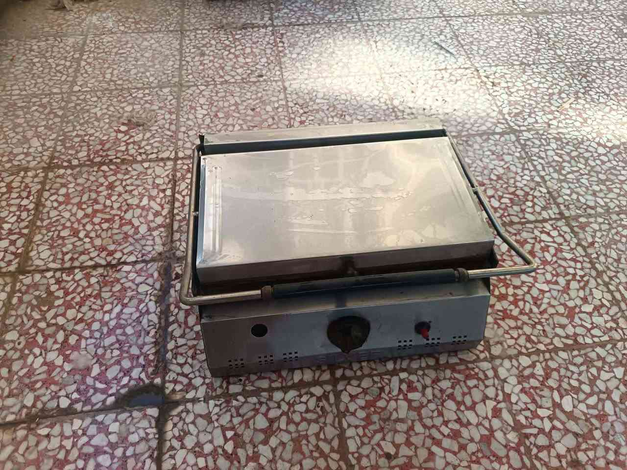 غراض مطعم للبيع مستعمل اخو الجديد للاستفسار الاتصال ع الرقم
***********
