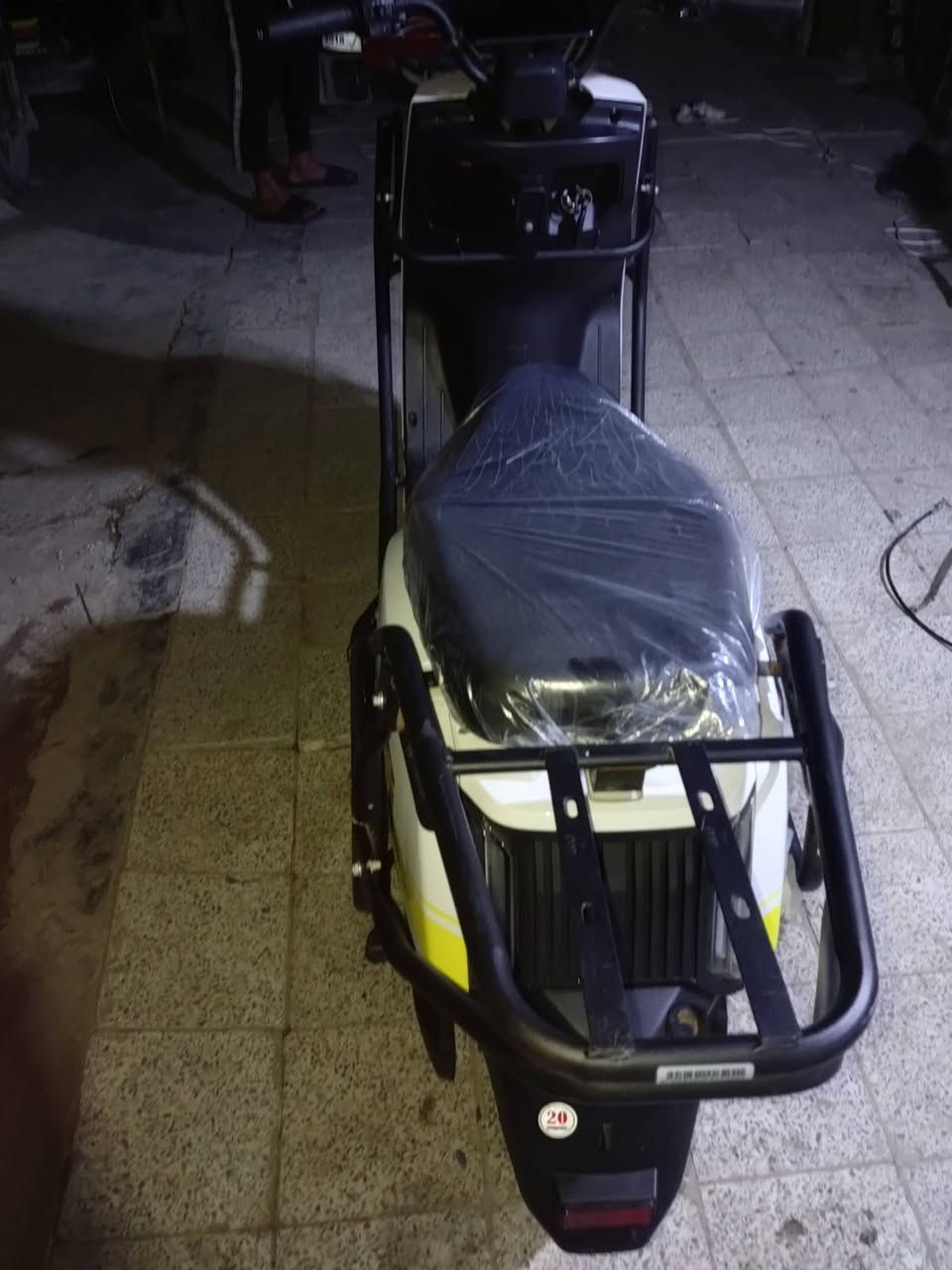 سلام عليكم دراجه شحن للبيع مكاني بغداد السعر 550 باتريات جدد نظافه 99% 100 رقم ***********
