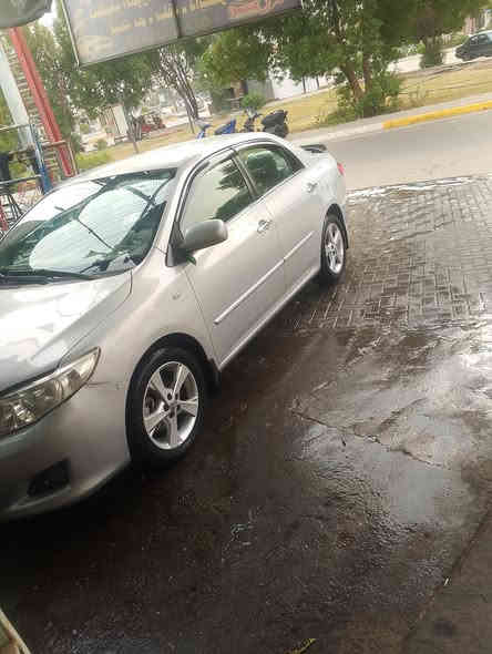 السلام عليكم سيارة كورلا للبيع او لمراوس حسب القناعه خليجية موديل 2010 رقم اربيل الجديد السياره مكفوله كفاله عامه من الصبغ و الضربه فقط دعاميات صبغ اثر شخوط بارد شبر و نص ب سياره جراد ب قماره قليل كير و مكينه كفاله تبريد ثلج تخم تاير غرفه جديده بلاديه شاشه حساسات كله شغال 
السعر 125 وبي مجال حق الجيه مكان السياره بغداد حي الجهاد
للتواصل رقم:***********
