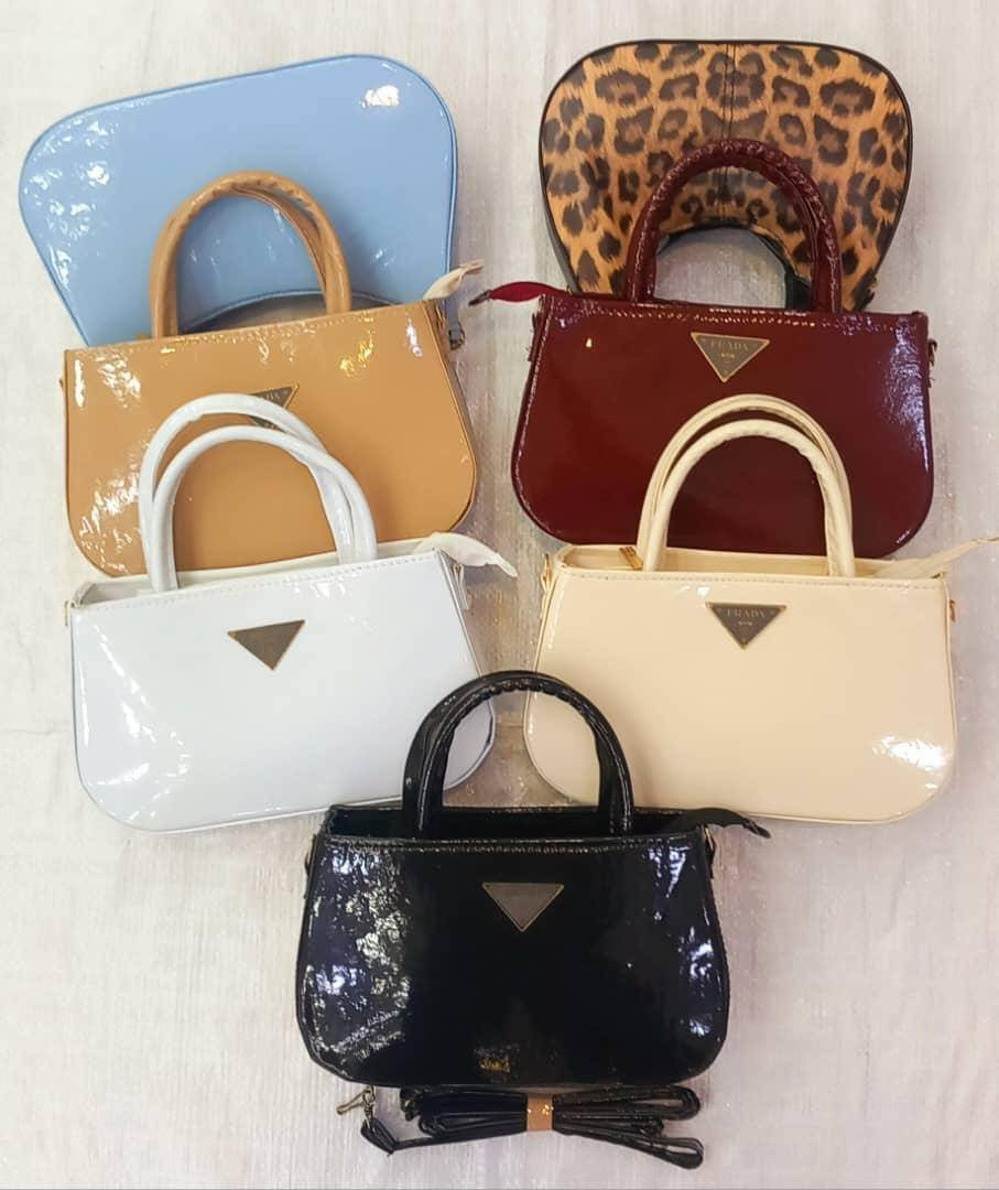 عروض العيد حقائب نسائية كوالتي عالي موديلات تجنن

ستايلات مناسبه للجميع حقائب للجامعة وطلعات العادية 

والأسعار مناسبه السعر القطعة بس 5,000

متوفر أيضا جمله والأسعار مناسبه الاصحاب جمله رجائن

التواصل معنا ع واتساب ***********

متوفر توصيل الجميع محافظات العراق بس 5,000
