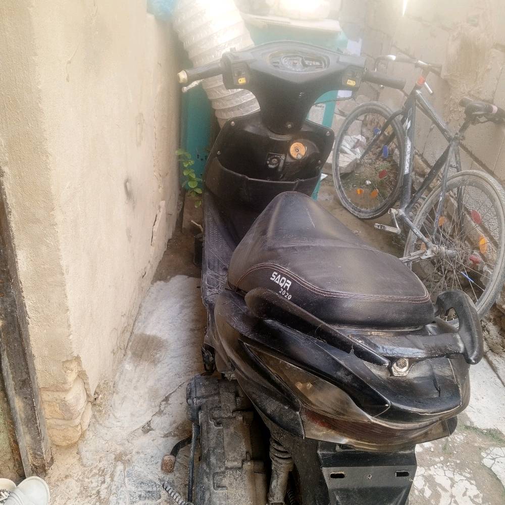 ستوكر للبيع كلشي جاهز بيها نضيفة باتري جديد كهربائيات كاملة الدراجة يحتاجلها فقط تجفيت ابد ماكو شيء بيها غير تجفيت العنوان كوفة 17تموز/الرقم ‏‪***********‬‏ والسعر 100