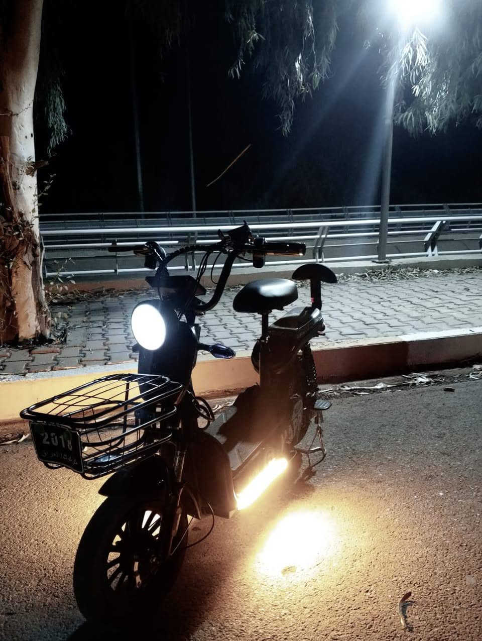 السلام عليكم ورحمة الله 
ماطور شحن للبيع نوع happy beans6
نضيف حيل مابي شي بس الشاشة عاطلة
للاستفسار: ***********
