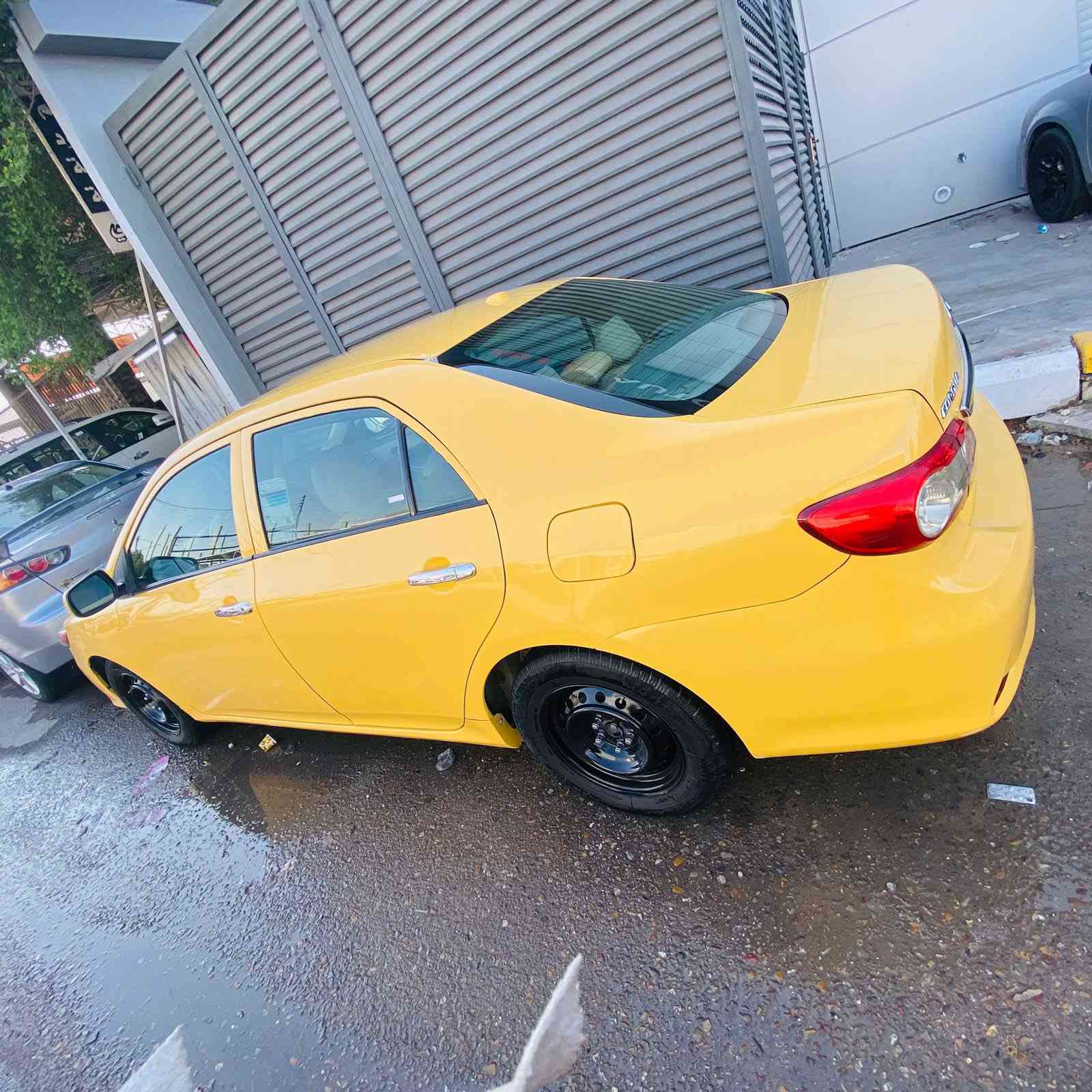 السلام عليكم سياره كورلا موديل 2010رقم بغداد للبيع السياره كهربائيات شغاله تبريد شغال وارد أمريكي ضررها بابين مبدلات جهه اليسره مكان السياره بغداد السعر 110 وبيها مجال بسيط الاستفسار الاتصال بل رقم *********** /***********بي واتساب
