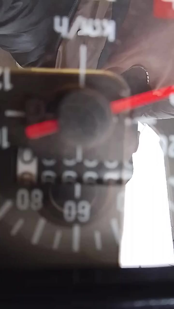 سلام عليكم شباب دراجه للبيع الشاصي موديل 2014 رقم وسنويه منتهيه 2021 راعيه ما انداله انطيت اسمه للمرور راح ينطوني رقمه ومستمسكاته مكينه 24 مفتوحه مرا وحده والتعميره 25 دراجه كلش حلوه السعر 1550 وبيه مجال بصيط رقمي *********** بي واتساب ولي يعرف راعيه من صالحه محمد عباس زياره من اهل الحيانيه
