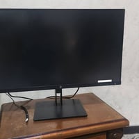 شاشه للبيع للاستفسار 07810388702واتس