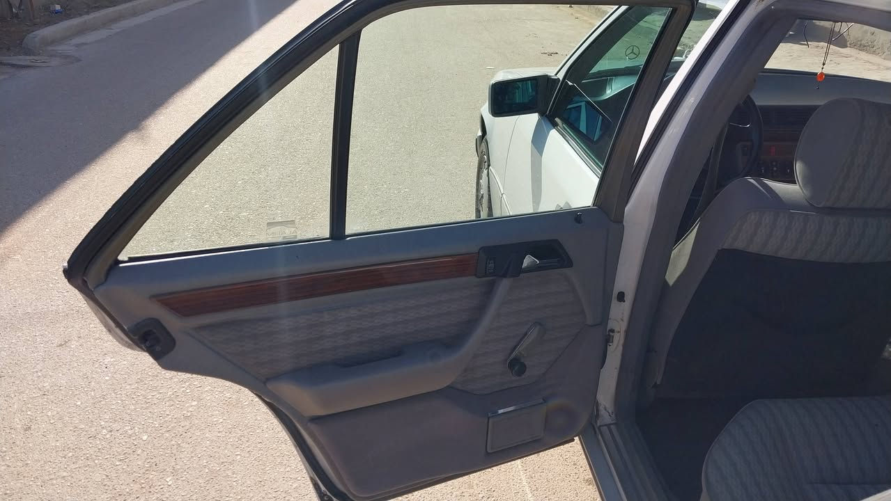 معلومات السيارة وية الصور اخوان مكلف بل نشررر مكلف بل نشررر رقم صاحب السيارة موجود لل استفسار
