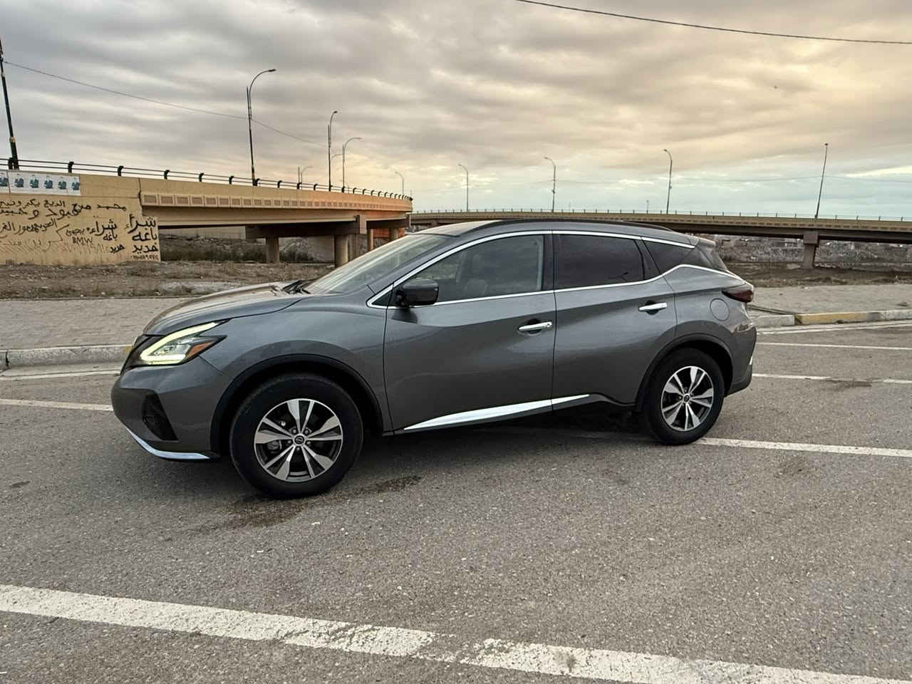 نيسان مورانو
2023
Sv awd
فول مواصفات 
بصمه
كشنات جلد 
كشنات هيتر
كشنين أمامي كهربائية 
شاشه كبير رادار جانبي
رادار امامي
رادار خلفي
لايتات led 
ليد امامي
جاملغ سكن صبغ بدون دواخل
مع ربع بونيت بدون دواخل بذون ايرباك
مكان سياره كركوك
***********
السعر ١٣٥ ورقه  ومجال بسيط
