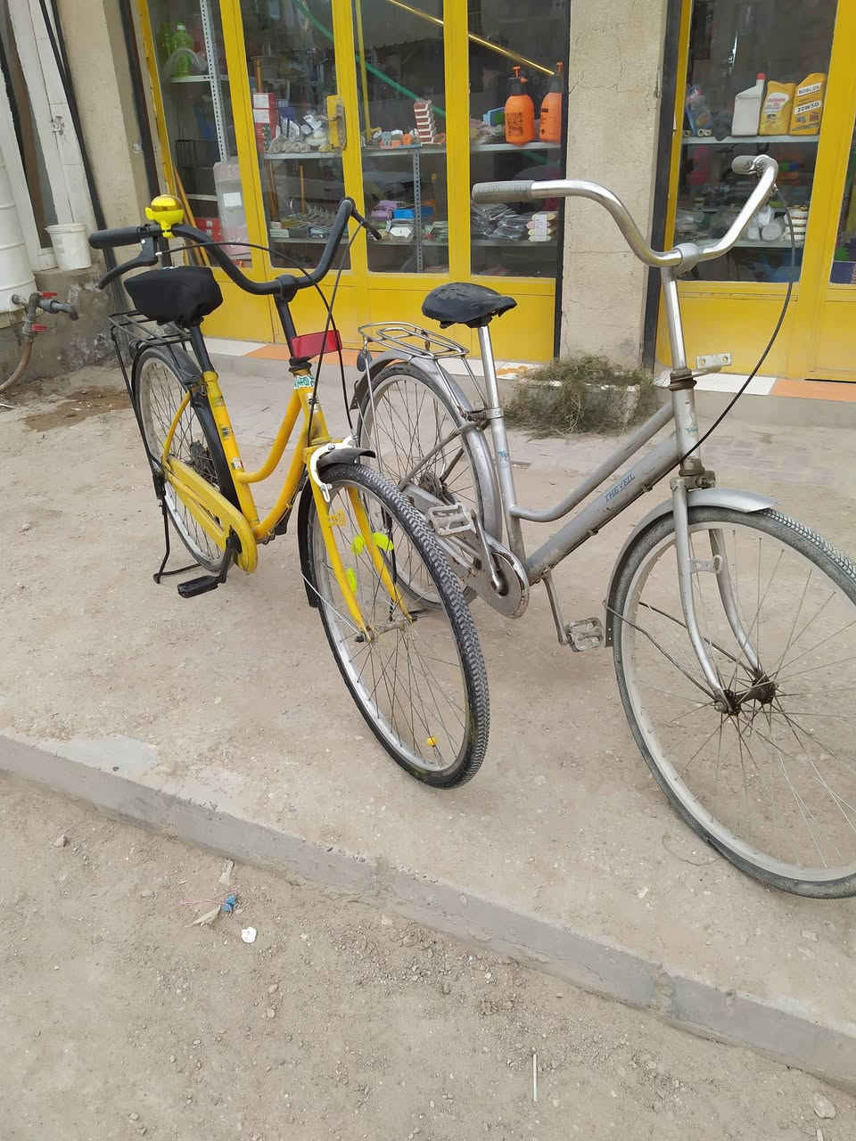 متوفر لدينا بايسكلات باسعار مناسبه اشكال والوان نرحب بكم في محلات بركة محمد وال محمد نجف حي الحسين ..واتساب ***********
