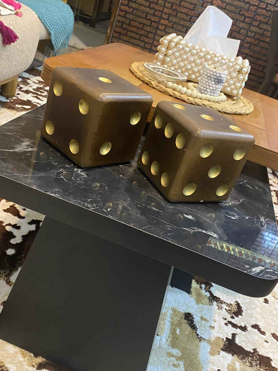 سلام عليكم طبلات عدد ٢ للبيع الاسعار على الخاص العنوان بغداد حي البنوك متواجد على النت وهاذا رقم الهاتف ***********
