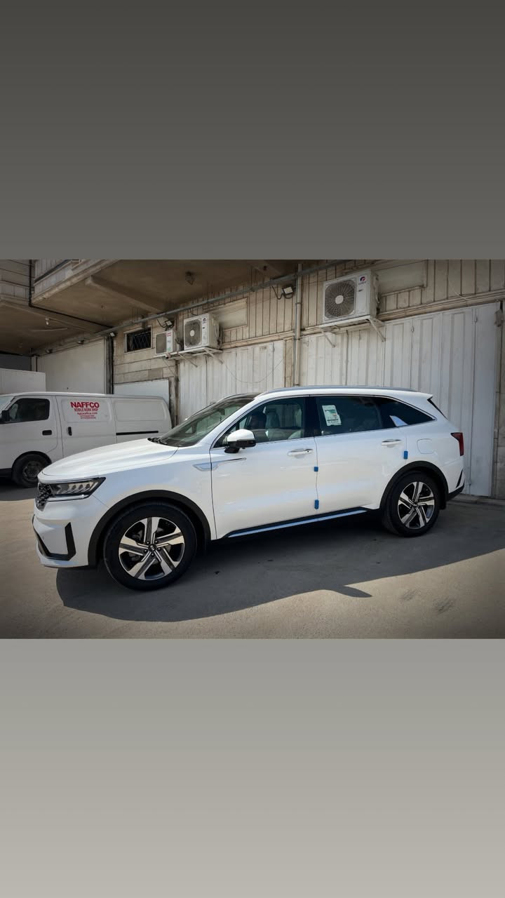 السلام عليكم 🌹
🚗 للبيع – كيا سورينتو 2021 🚗
🔥 
🌍 وارد: خليجي (كفالة عامة)  
عده بارد إصبعين يم العلامه مال صندوق +بارد نهايه باب السايق على كد اصبعين 👌🏻
🎨 اللون: أبيض  
📏 الممشى: 65,000 كم  

⚙️ المواصفات:  
- فل مواصفات  
- بصمة تشغيل + تشغيل عن بُعد 
- ⁠كامرات 360درجه  
- ⁠شحن لاسلكي 
- ⁠اربع منافذ شحن 
- سقف بانوراما - ⁠ 
- كير ماوس  
- هاند بريك بصمة  
- كشنات جلد  
- 7 راكب مريحة (عائلية)  
- محرك 6 سلندر (3500)  

📍 الموقع: بغدادالكراده  
💰 السعر: 28,000$ قابل للتفاوض   

📞 للتواصل: ***********  

✨ السيارة نظيفة جداً وجاهزة للاستخدام، ما تحتاج أي صرف
👌🏻
