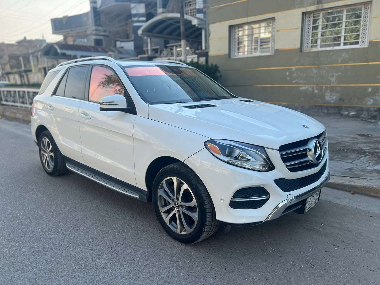 السلام عليكم 
للبيع مرسيدس GLE400  موديل 2019 السياره بعدها زيرو ماشيه14 الف اني مستوردها بموديلها رقم بغداد باسمي 
داخله كلين بدون حادث 
وبيها حادث مسبق مرشوشه صفحه بامريكا 
وبيها مشكله بالتورباين 
للبيع السعر 280 وبيها مجال بسيط 

***********
علما السياره صايره عليه ب6 شدات
