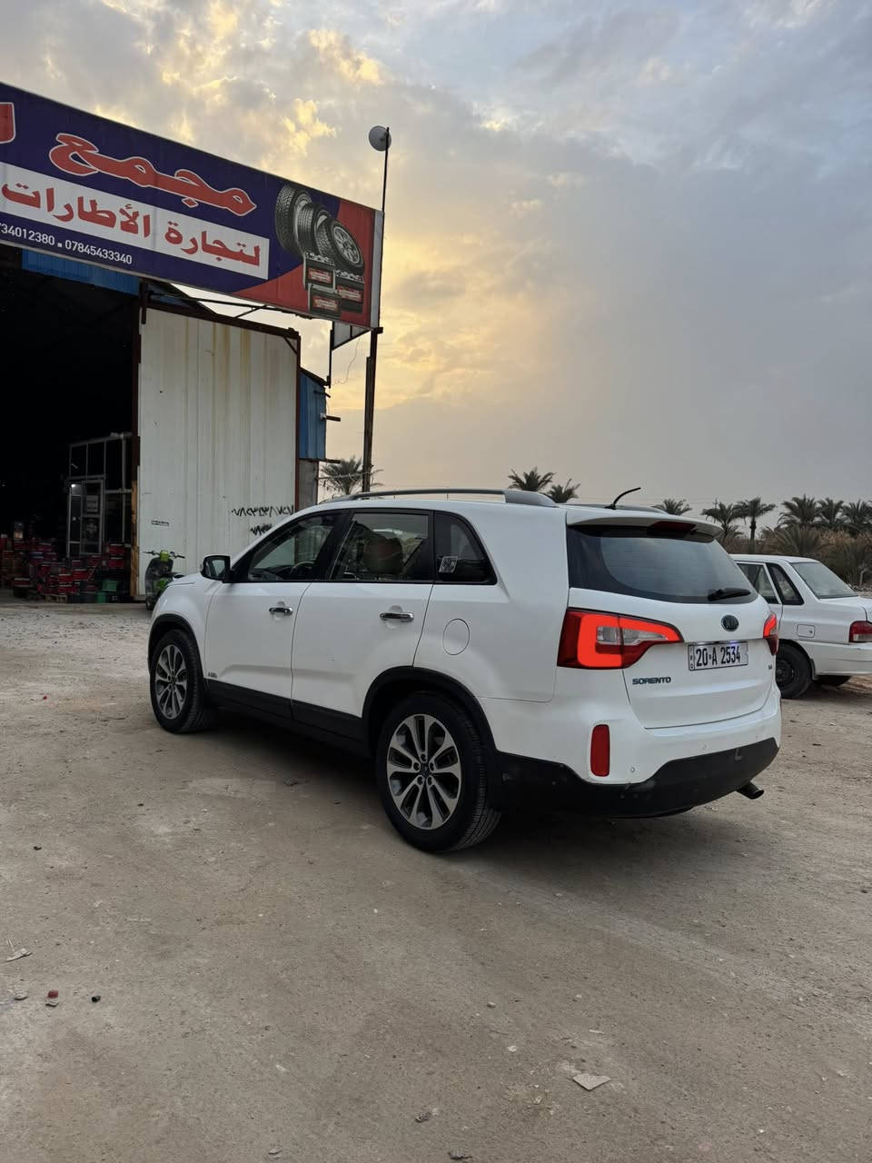 كيا سورنتو خليجي

موديل ١٣ شكل ١٥

لون ابيض 

٦ سلندر ٧ راكب 

فوووول مواصفات ١/١ عدى الفتحة 

كشنات جلد اصلي 

كشنات كهرباء

مري شفط 

حساس امامي وخلفي 

تحكم استيرن فول 

تبريد ابيانو لمس 

تبريد ٣ قطع ثلج 

نظام ايكو 

اضواء ترحيب بليدات 

علامة سورنتو بلدوسة 

كيجات زئبقية 

يدات نيكل اصلي 

اشاير بلمري 

لد امامي وخلفي 

ويل ١٩ كروم 
رقم السياره ديالى مشروع وطني الرقم الجديد الدولي مكان السياره سماوه 
كير ومكينة وصدر وحدادية وتبريد كفالة لاتصال ***********
