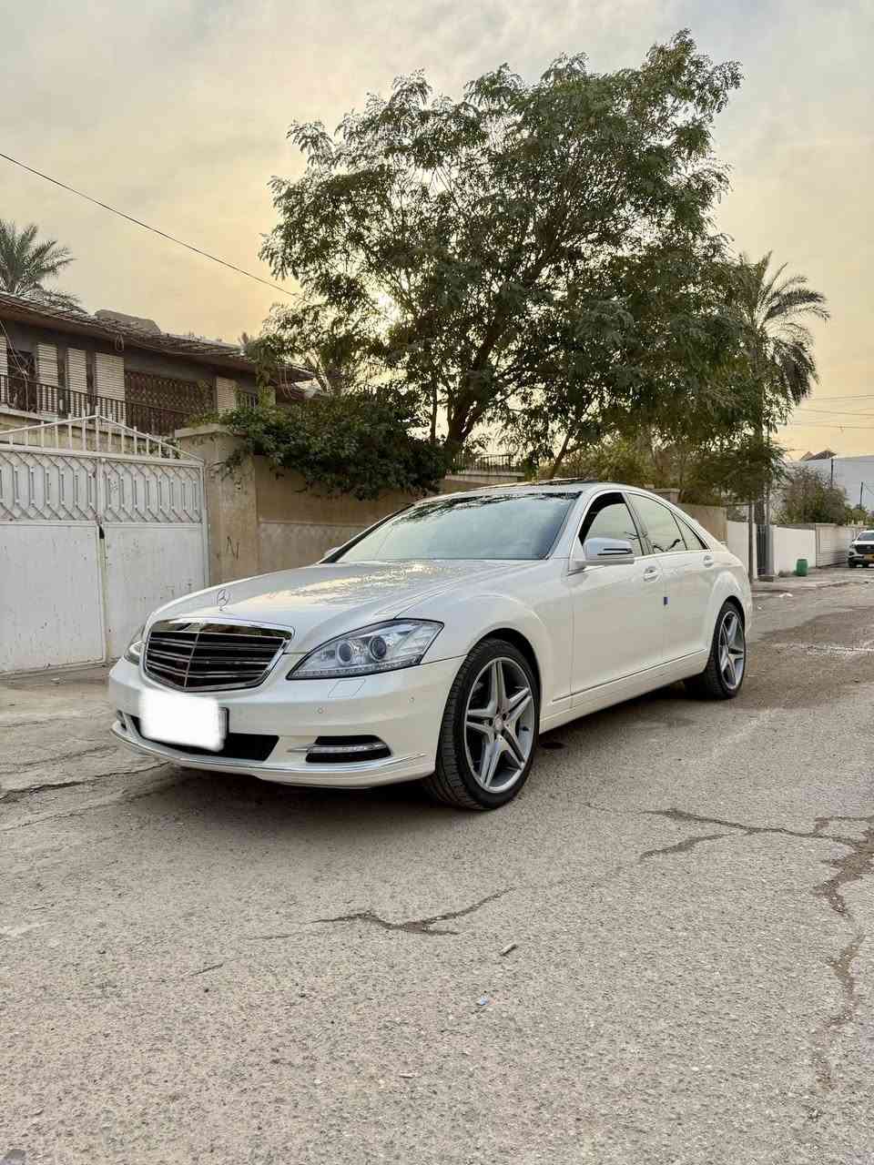 🛑🛑🛑للبيع او مراوس حسب القناعة🛑🛑🛑
🔥 Mercedes-Benz S350 | موديل 2011 🔥

فخامة ألمانية حقيقية… راحة، هيبة، ومواصفات تخليك تعيش تجربة S-Class بكل تفاصيلها 👌

🚘 وارد ألمانيا 🇩🇪

📊 العداد: 180,000 كم

🎨 داخلية أسود ملكي فاخر

🛡️ مكفولة بالكامل

(صبغ – بارد – حدادية – تايرات – دبلات جديدة)

⚙️ المكينة + الكير: خير من الله

📄 تحويل مباشر باسمي

✨ أبرز المواصفات:

• فتحة سقف 🌤️

• رؤية ليلية 🌙

• أبواب شفط 🚪

• كشنات تبريد أمامي + تدفئة أمامي وخلفي ❄️🔥

• رادار أمامي + جانبي + نظام خطوط السير 🚨

• ستيرن كهربائي متحرك

• نظام تبريد خلفي متكامل (5 فتحات) ❄️

• بريك بصمة

• مواصفات فخمة أكثر تشوفها على الواقع 😍

📍 الموقع: ديالى – بعقوبة

📞 اتصال / واتساب: ***********

💲 السعر ٢٣٠ ورقة

✨ نعمان أوتو | Numan Auto

ثقة التعامل • جودة السيارات 🚘

#MercedesS350 #SClass

#مرسيدس #سيارة_الشيوخ

#سيارات_للبيع #سيارات_فاخرة

#NumanAuto #نعمان_اوتو

#ديالى #بعقوبة #العراق

