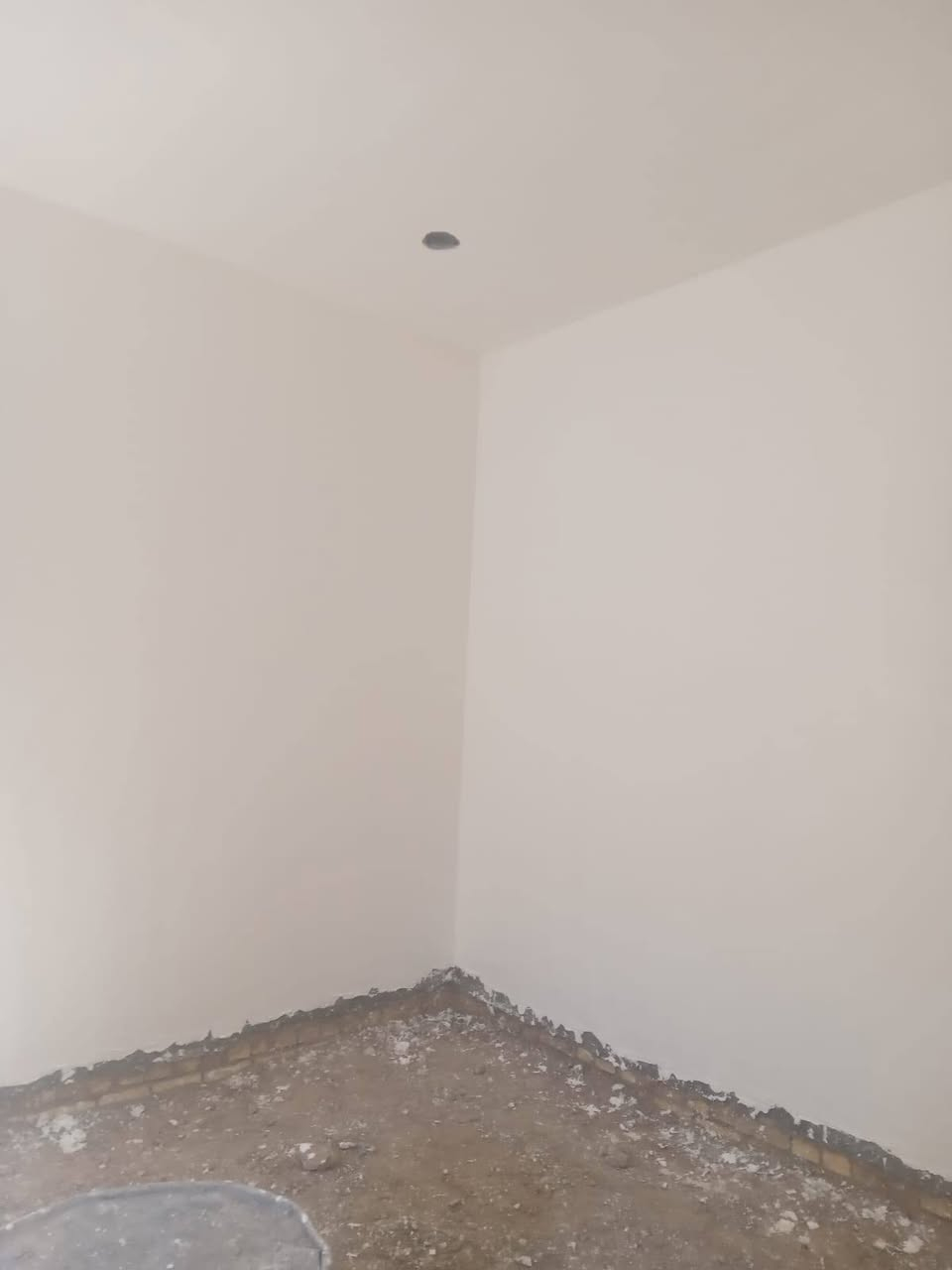 خلفه لبخ وبياظ وجص متفرغ حاليا شغل درجة أولى الاتصال ***********
