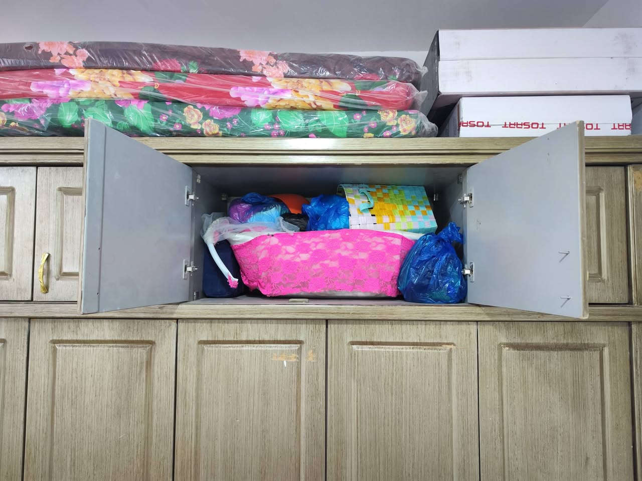 متاح كنتورين وزاويه..المكان ناصرية شارع 30..اتصل***********
