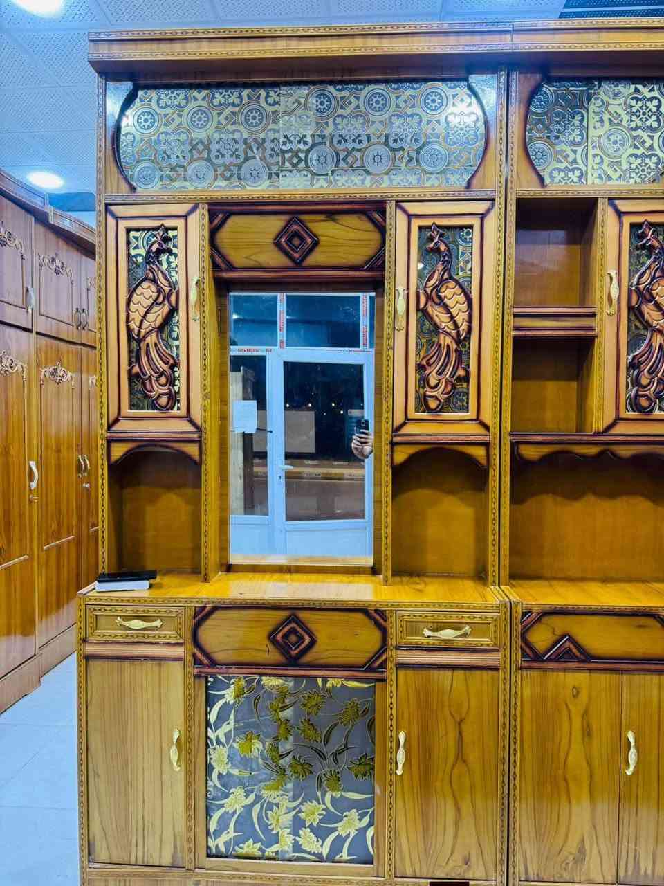 توجد غرفة نوم هودج جديده طك ستخدام جدا قليل متكونة من 6قطع السعر مليون و150 العنوان الرمانة الاستفسار علرقم ***********
