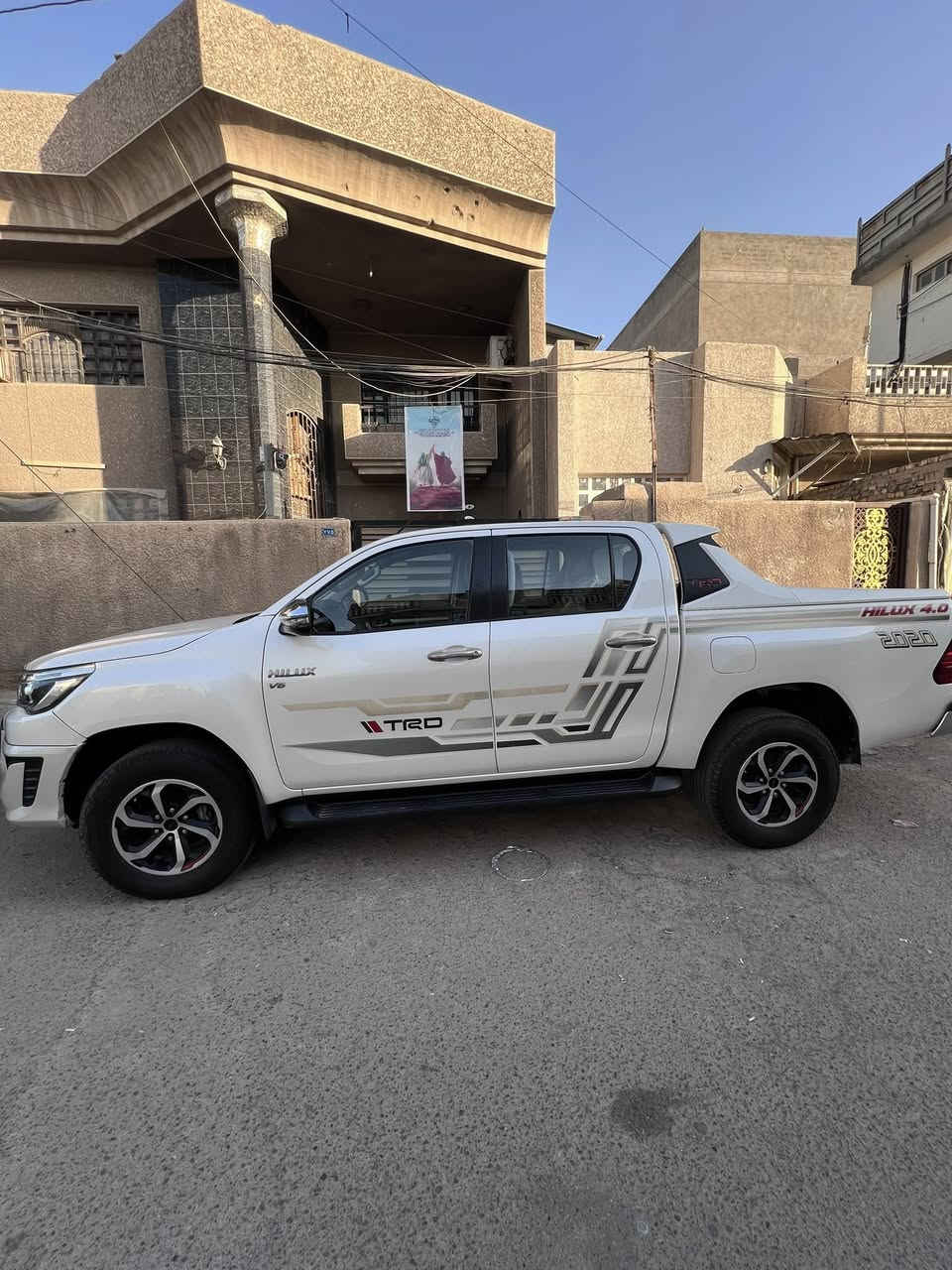 السلام عليكم لبيع TRD2020كفاله من الضربه والصبغ بيها بارد وما مصلح  ماشيه السياره 163الف معروفه موصفات السياره سنويه منتهيه معروضه ٣٠٠وبيها مجال لشراي مكان السياره بغداد ***********علي
