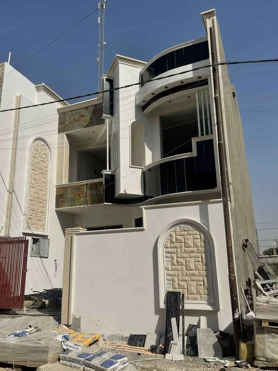 السلام عليكم. كادر خلفات لبخ حسب المواصفات الهندسية عملنا في جميع مناطق بغداد. للتواصل واتساب ***********8
