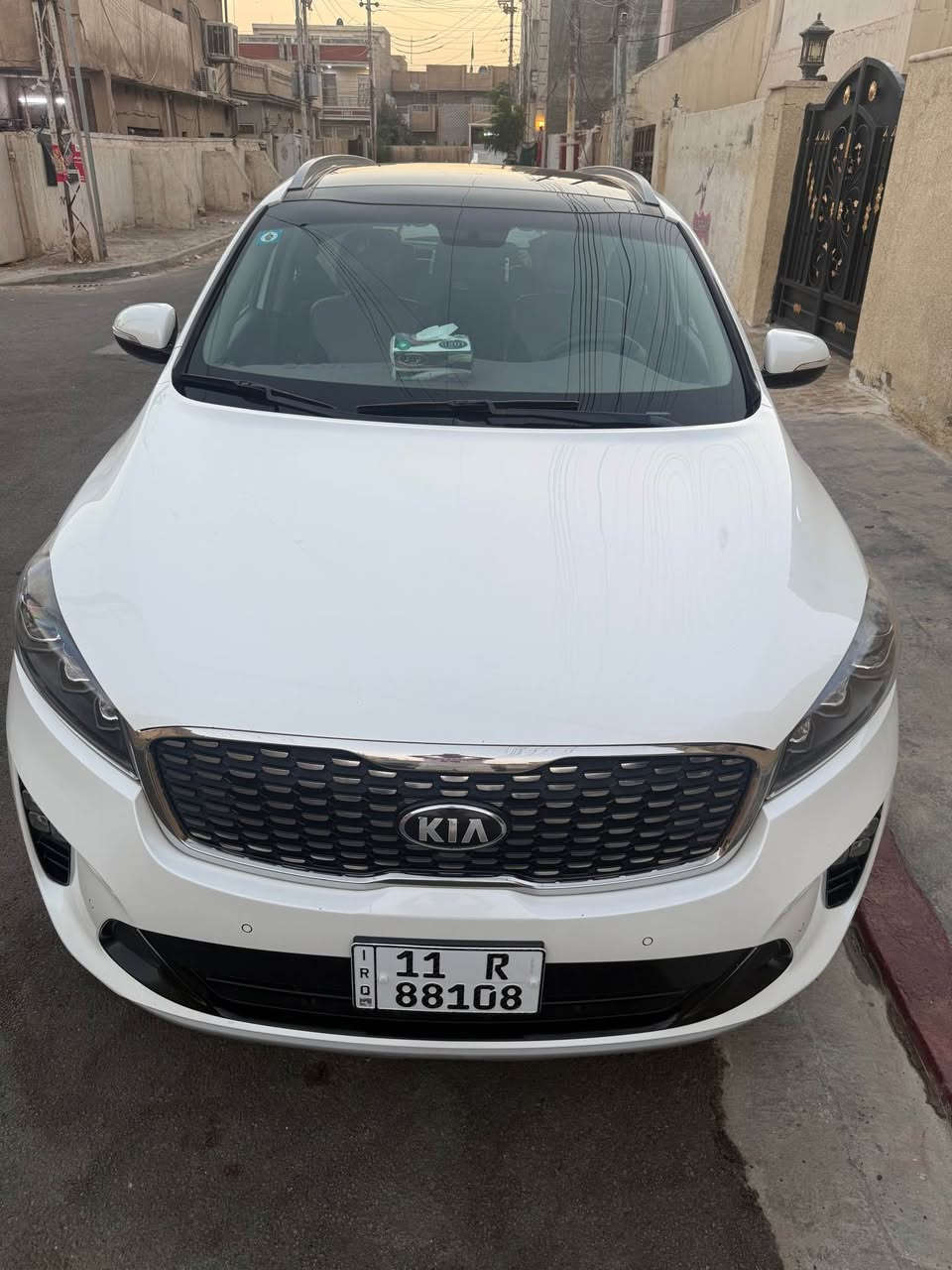 سورنتو  2019خليجي فول 1/1
ابيض صدفي رقم بغداد بانوراما جلد 6سلندر 4ويل هند بريك بصمه اوتوهولد مقاعد كهرباء تدفئه تبريد شاحن. لاسلكي كار بيلي جنطه كهرباء تبريد 3قطع وباقي الموصفات معروفه ماشيه 100مكفوله كفاله عامه عده بارد بسيط جدا بقبغ الجنطه مكاني بغداد الكرخ  
السعر 260$وبيهه مجال بسيط 
للاستفسار *********** بغداد, العراق
