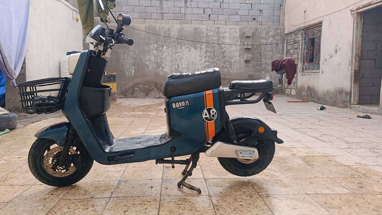 سلام عليكم دراجة شحن للبيع نظيفه نوع الدراجه ريان A8 خمس بطاريات 22 امبير نضاف جاهزة من كلشي بريكات هايدروليك امامي وخلفي امبيثري شغال هورن شغال كهربائيات كلها شغاله ماناقصه برقي السرعه 60 حقيقي الملف مالها 1200واط أو مراوس بدراجه السعر 450وبيها مجال للطيبين المكان البصرة الهارثه رقم الهاتف *********** بي واتساب
