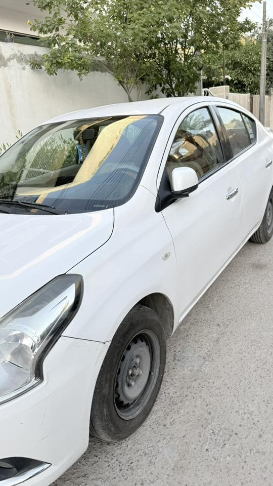 سني هندي 19 بيهه بارد بالجنطة تقريبا شبر وبيهه بعد يم الباب هم بارد وكم رصعه اذا اكو مراوس اراوس 
97$
***********
