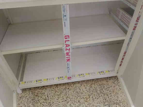 للبيع.القياس مترين.السعر 100قفل.نظافه فول . لتواصل خاص او الاتصال بالرقم ***********
