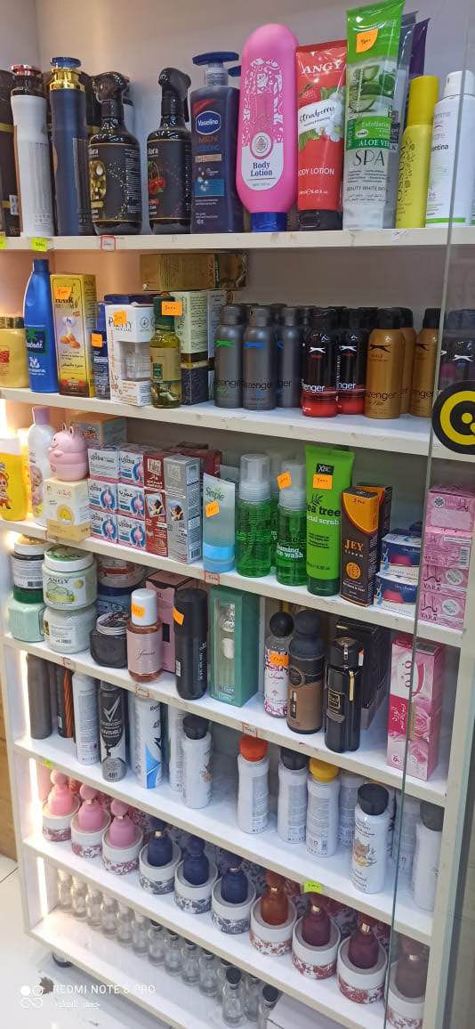 ✨ تصفية محل عطور متكامل –في العمارة 🧪
فرصة مميزة لأصحاب المشاريع ومحبي تجارة العطور 🌟
تصفية كاملة لبضاعة محل عطور جاهزة للشغل والربح فوراً

💎 الزيوت العطرية :
▪شركة أسانس الفرنسية–جودة عالية، ثبات وفوحان قوي
▪ شركة AMSA – معروفة بقوتها وثباتها بالسوق
▪ تشكيلة مميزة ترضي جميع الأذواق

🧴 العلب:
▪ شيش تعبئة بأحجام (30 مل و50 مل) موديلات أنيقة ومطلوبة
▪ شيش عرض 500 مل – تضيف هيبة وجاذبية للمحل
▪ شيش تعتيق 500 مل – مثالية للخلطات الخاصة ورفع جودة العطر
🔥 
✔ بضاعة أصلية ومجربة بالسوق
✔ مناسبة لفتح مشروع أو تطوير محل قائم
✔ تشكيلة جاهزة بدون تعب أو انتظار
📍 الموقع: العمارة
📞 للاستفسار والتواصل: ***********

💬 ملاحظة:
البضاعة “شغل نظيف” ومو للتجربة، واللي يعرف بالعطور راح يميز قيمتها من أول نظرة عمارة, ميسان
